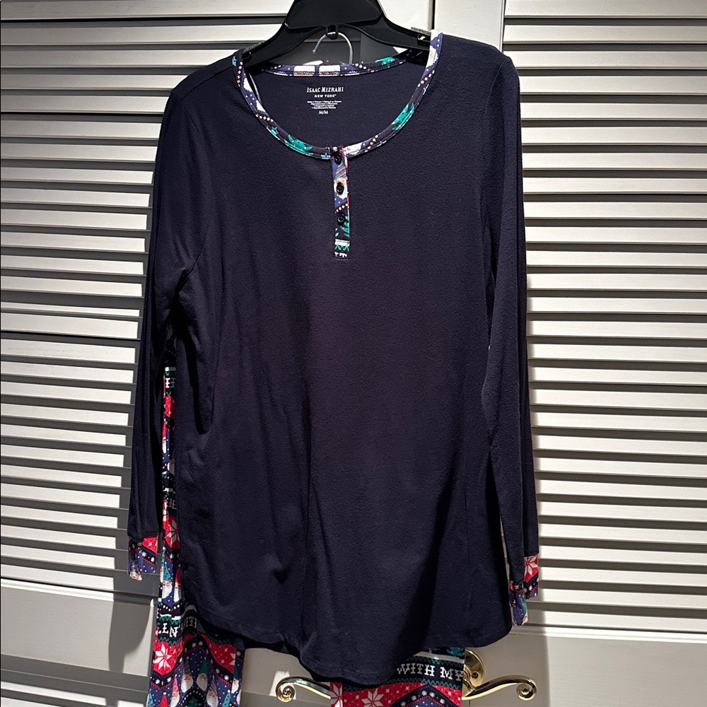 Christmas family pajamas Sz M x2, Lg, XL Navy Top , printed bottoms NWT